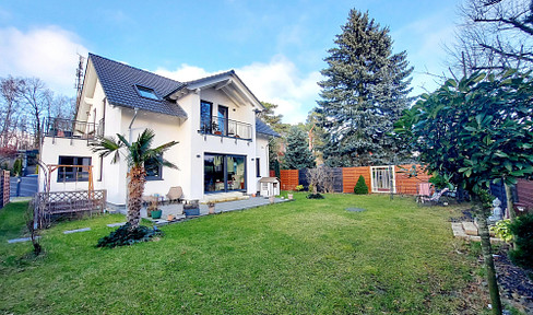 Sun-drenched energy house
