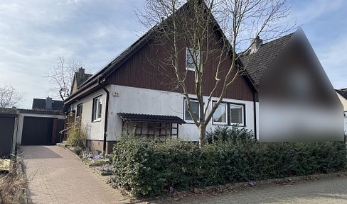 Beautiful semi-detached house with garden and garage