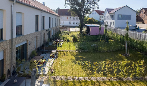 REIHEN-/WOHNHAUS upscale - as good as new - move in and feel good - fitted kitchen - parking space