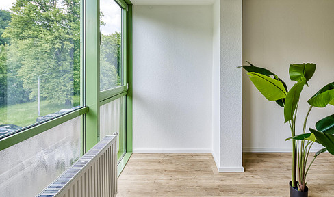 Living with LIFT - bright, modern TOP 2-room apartment from 01.05.26 with EBK, balcony & loggia