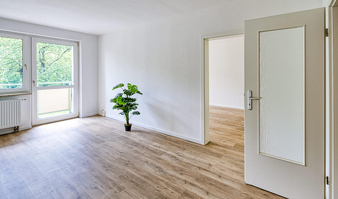 NEW apartments 60-80 sqm with LIFT access barrier-free/EFK/balcony/loggia/bathroom new FIRST occupancy full refurbishment.