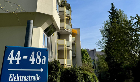FROM PRIVATE! Beautiful, renovated south-facing garden apartment in Arabellapark