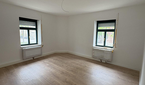 Completely renovated first floor apartment with large bathroom