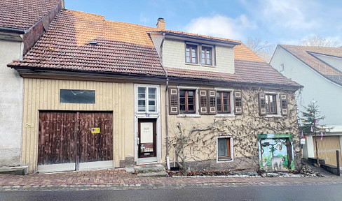 WITHOUT PROVISION* Charming EFH incl. 146m² living area, outbuilding, shed, garage, terrace, garden