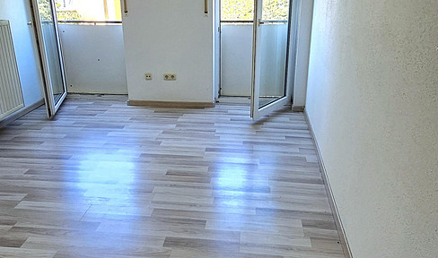 Modern 1-room apartment with duplex parking space - top location on Lise-Meitner-Platz (near the university)