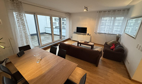 On the edge of the old town: modern 3-room apartment with large roof terrace and 2 underground parking spaces