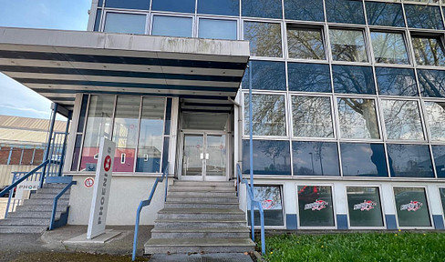 Geräumige Büro / Praxisfläche im EG