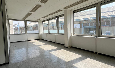 Spacious office / practice space on the ground floor