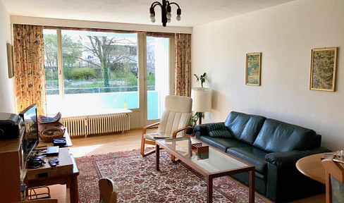 Von privat u. bezugsfrei: Ruhige u. gut geschnittene 2-Zimmer-Wohnung mit Balkon