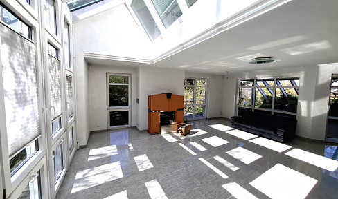 Kapellenberg. Dream house on 1448 m² directly on the landscape conservation area