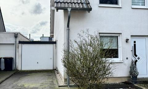 Helle freundliche DH-Hälfte mit sonnigem Garten