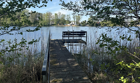 Fantastic property right on the lake - direct water access, peace & nature