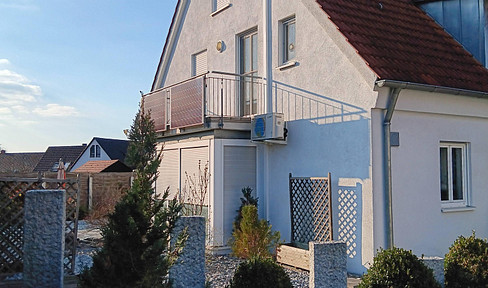 Spacious detached house as end-of-terrace house