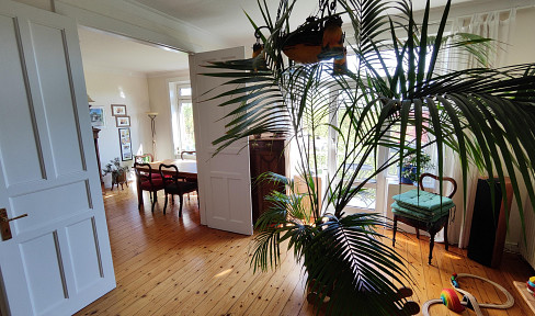Großzügige Wohnung im Jugendstilhaus in ruhiger und grüner Wohnlage