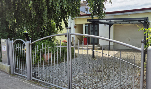 Großes hochwertiges Einfamilien-/ Zweifamilien-/ Mehrgenerationenhaus mit Einliegerwohnung