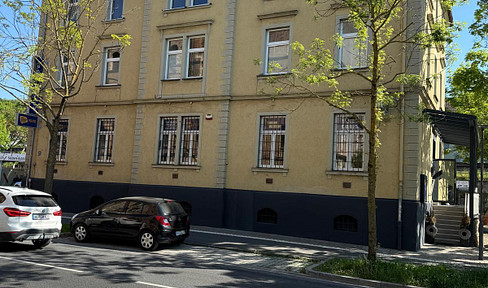 neuwertige Büroetage in Top-Lage zu vermieten ver. Nutzungen möglich