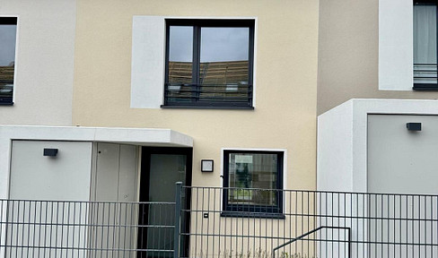 145qm Neubau Reihenhaus in Stein mit Küche **ERSTBEZUG