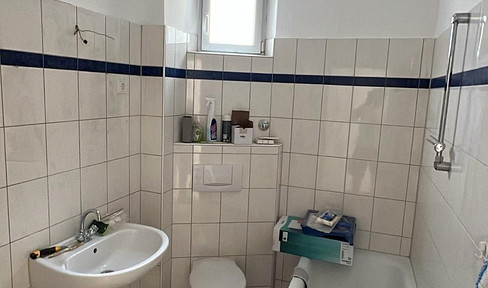 Frisch sanierte Zweizimmer Wohnung 300 Meter von der Fachhochschule Niederrhein West