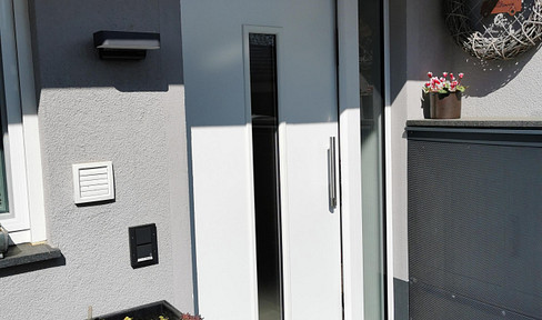 *Provisionsfreie* Doppelhaushälfte mit Garten