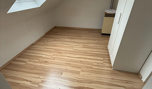 2-room apartment in the east, central to public transport and shopping facilities