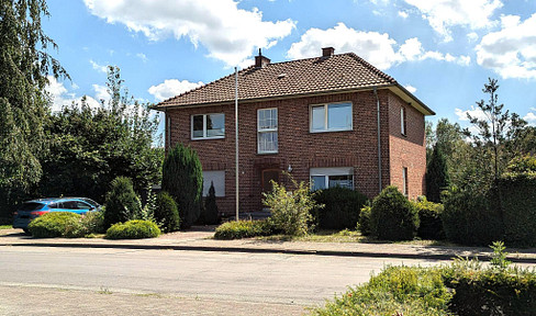 Freistehendes Zweifamilienhaus in Hövelhof-Espeln