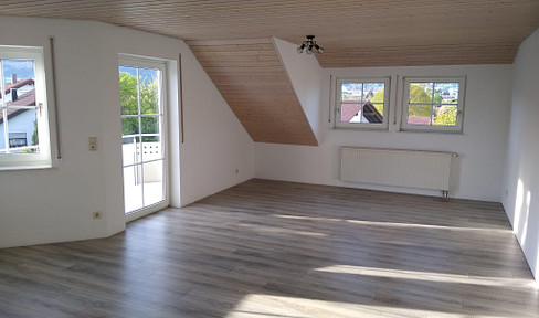 4 room apartment DG with balcony for rent in Böbingen