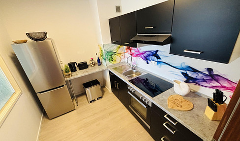 Juwel mit Naturblick, vollmöbliert, EBK, Balkon, Fahrstuhl und Badewanne