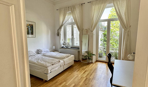 Furnished 2 room apartment in top location | balcony, new EBK and much more.