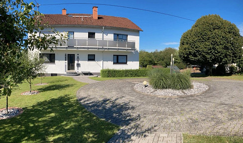 Ein- bis Zweifamilienhaus mit großem Grundstück