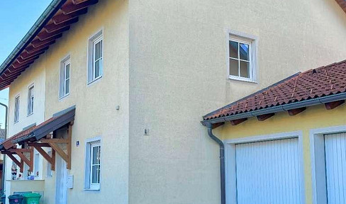ruhig gelegene Doppelhaushälfte + Garage mit niedrigen Betriebskosten