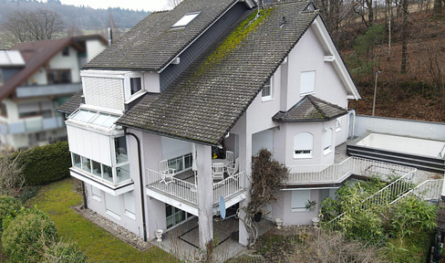 Luxuriöses Einfamilienhaus mit Außenpool und Fernblick