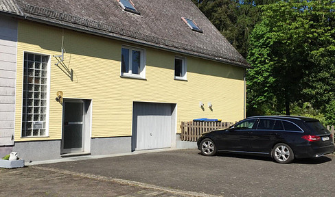 Einfamilienhaus mit 2 Wohnungen & zusätzl. Baugrundstück