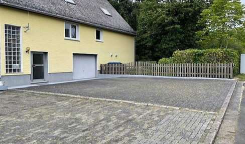 **RESERVIERT** Gepflegtes Einfamilienhaus mit 2 Wohnungen & großem Grundstück (zus. Bauplatz)
