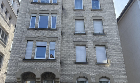 Chic top floor apartment near the spa gardens