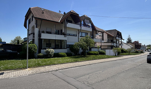 Newly renovated top floor apartment with a fantastic view!