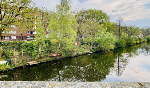 Quiet, completely renovated old apartment from private owner in Winterhude