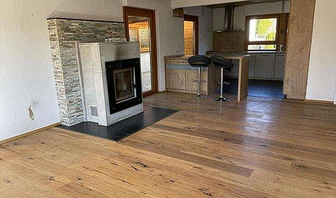 4 room first floor apartment with conservatory and garden