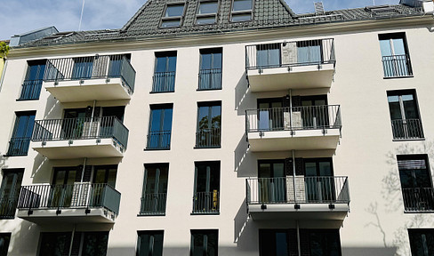 Neubau-Erstbezug: Balkon, Einbauküche, Fußbodenheizung, Wärmepumpe, barrierefrei, Süd-Ost-Lage