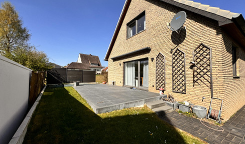 Completely renovated 170 sqm detached house with double carport
