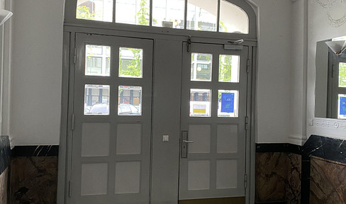 Top sanierte 2-Zimmer Altbauwohnung ohne Provision und sofort zu beziehen