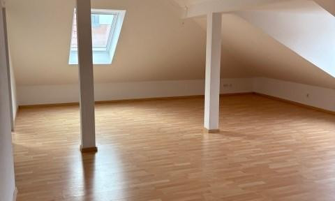 3 room attic apartment in Mannheim-Wallstadt in the center of town