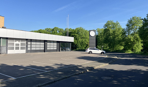 Workshop building at A52 Büderich exit in Düsseldorf-Heerdt