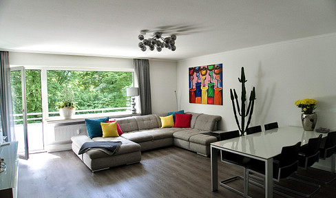 4-Zimmer Wohnung mit Einbauküche, Badmöbel und Garage zu vermieten