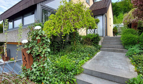 charming, detached EFH in a rural setting WITHOUT A BUYER'S PROVISION !!!