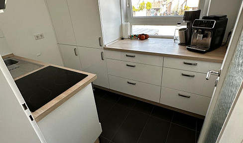 Sonnige 2 EG Wohnung mit großer sonnigen teilüberdachten 12m2 Terrasse