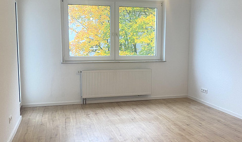 Moderne und renovierte 3-Zimmer-Wohnung mit Balkon