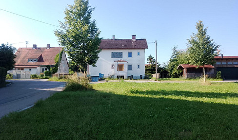 Bauplatz mit Mehrfamilien Haus