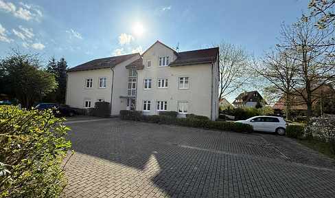 Move in immediately - newly renovated 4-room first floor apartment - suitable for shared flat