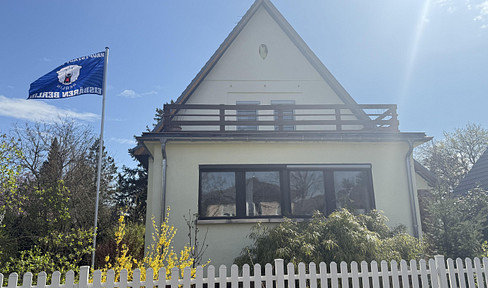 A lover's property on the outskirts