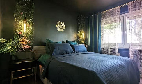 Stylishly furnished artist's apartment with balcony and garden